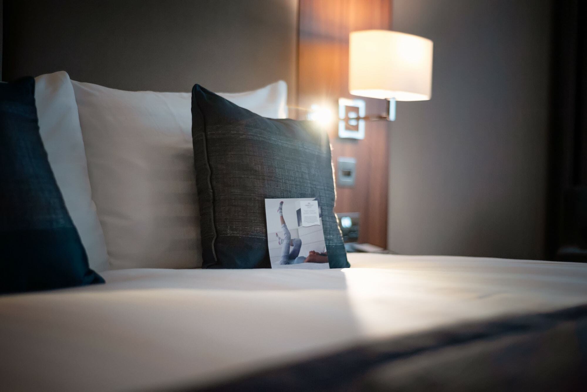 Crowne Plaza London Heathrow T4 By Ihg Hotel Hillingdon Buitenkant foto