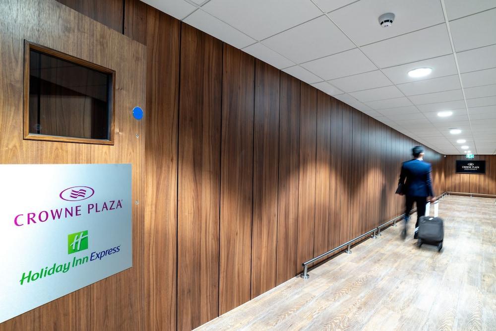 Crowne Plaza London Heathrow T4 By Ihg Hotel Hillingdon Buitenkant foto